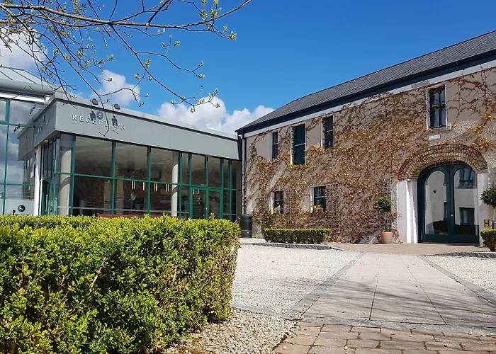 Castle Dargan Отель